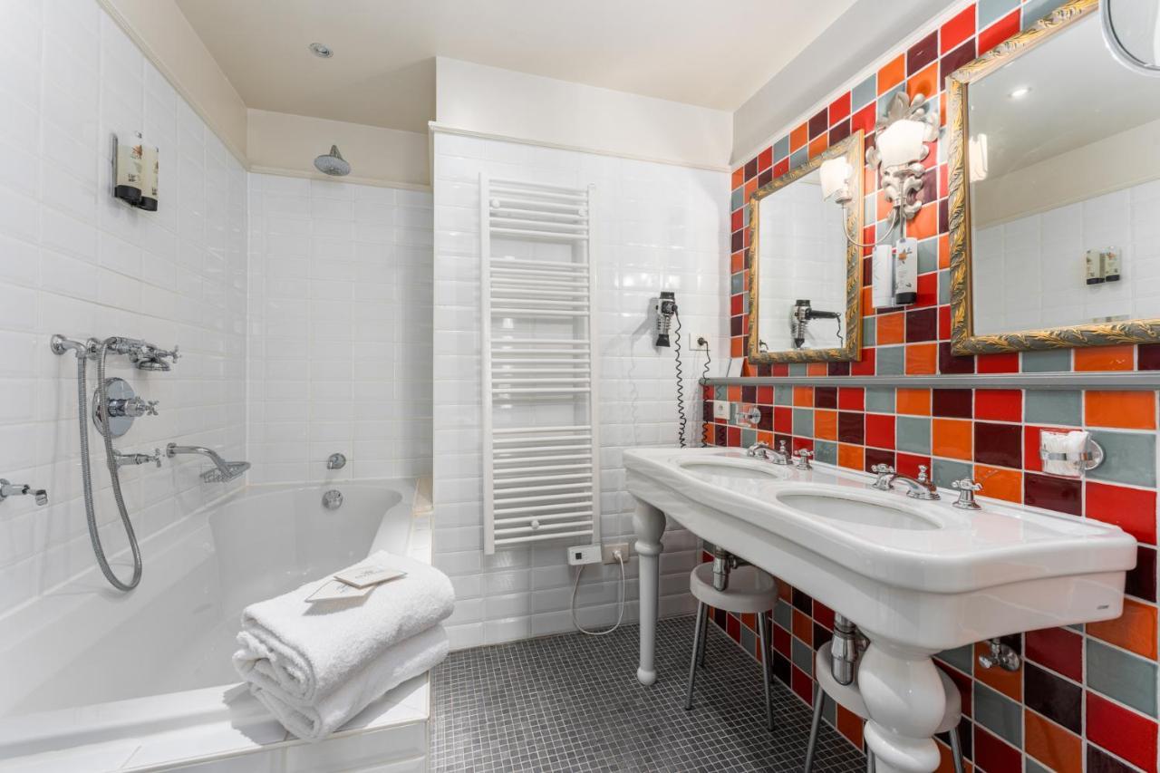 Canal Hotel 4*